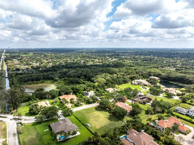 $999,000 | 36 Sw Court, Davie, FL 33330