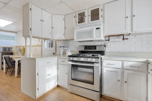 $190,000 | 335 East Lake Park Avenue, Round Lake Beach, IL 60073