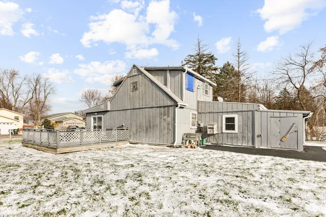 $190,000 | 335 East Lake Park Avenue, Round Lake Beach, IL 60073