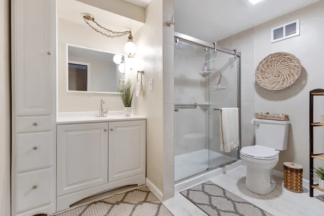 $190,000 | 335 East Lake Park Avenue, Round Lake Beach, IL 60073