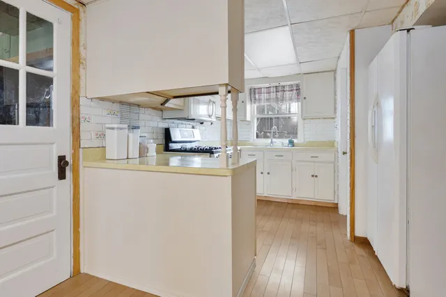 $190,000 | 335 East Lake Park Avenue, Round Lake Beach, IL 60073