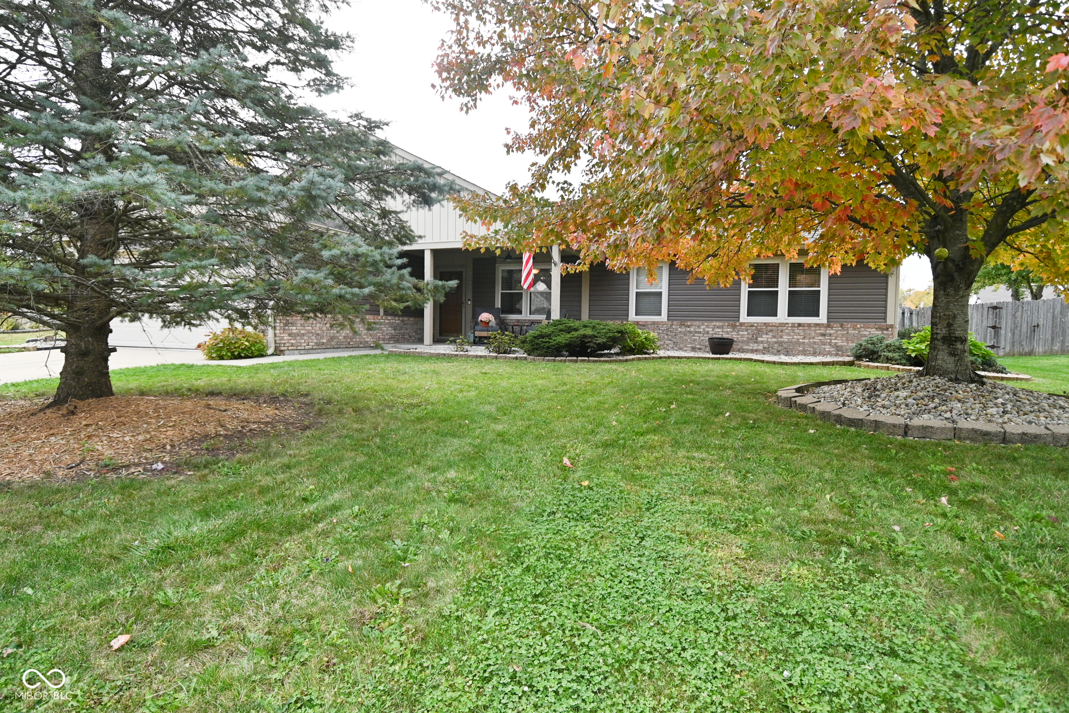 5816 Spring Oaks Way Indianapolis, IN 46237 - Photo 2 of 41 Gallery Image 2