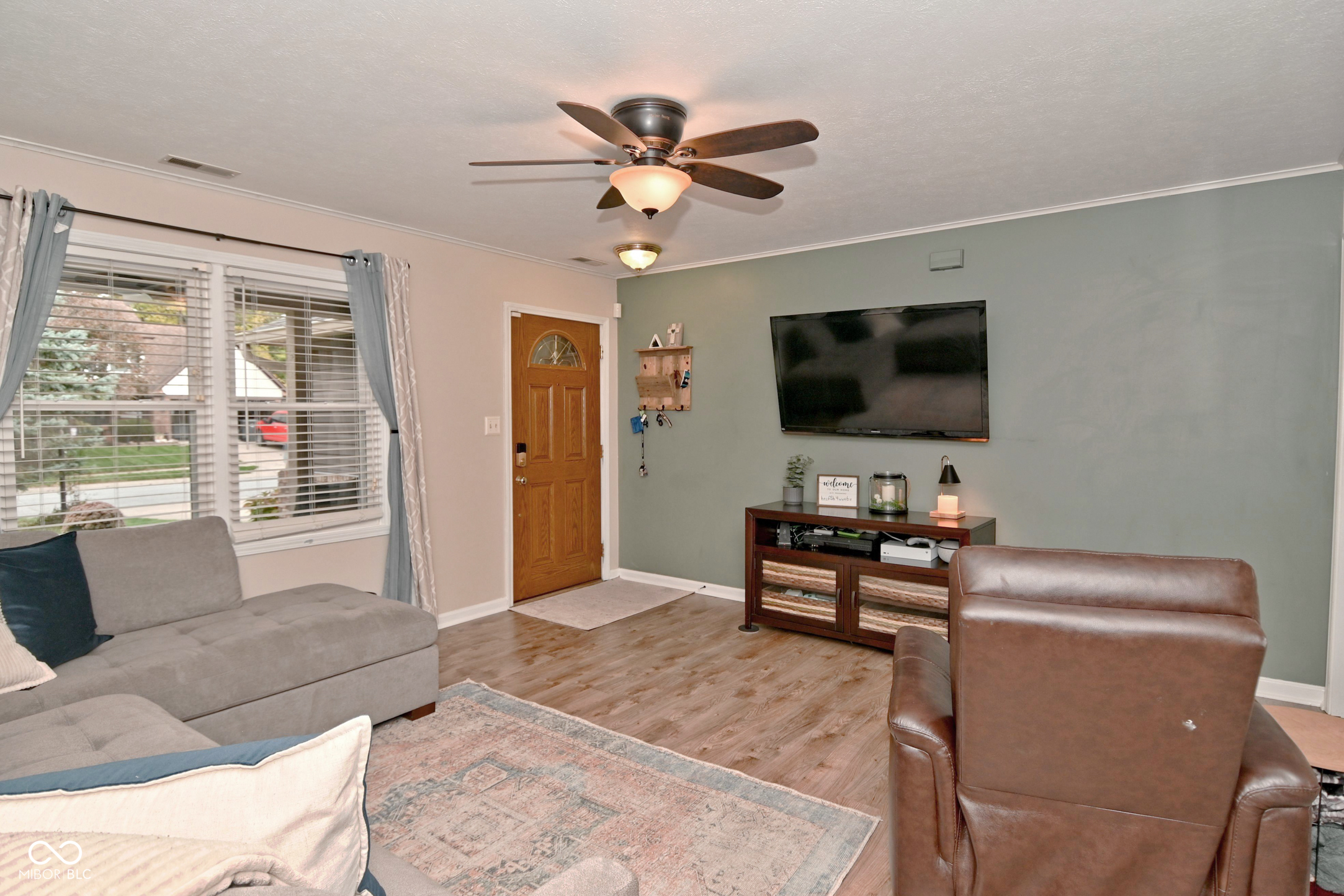 5816 Spring Oaks Way Indianapolis, IN 46237 - Photo 4 of 41 Gallery Image 4
