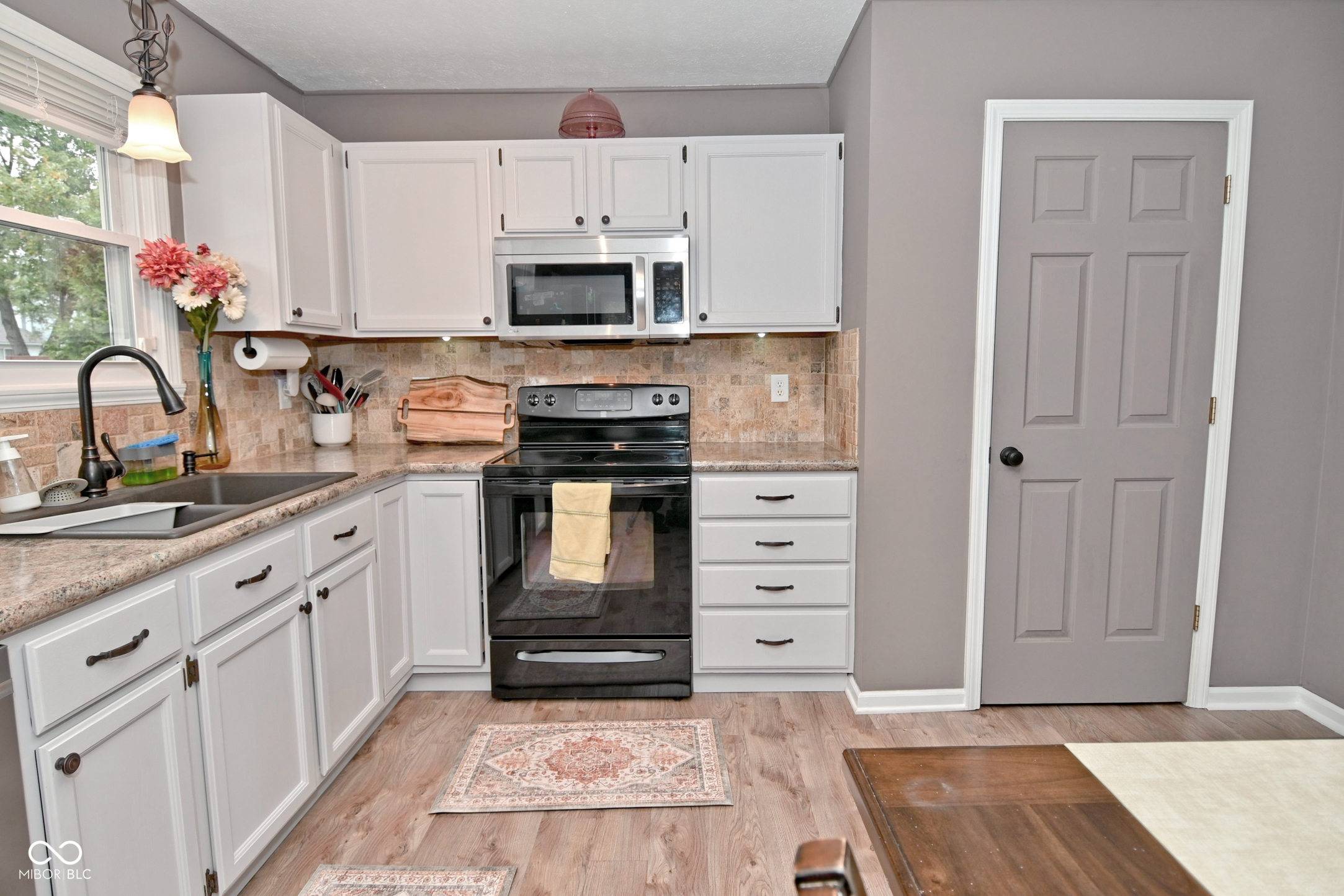 5816 Spring Oaks Way Indianapolis, IN 46237 - Photo 6 of 41 Gallery Image 6
