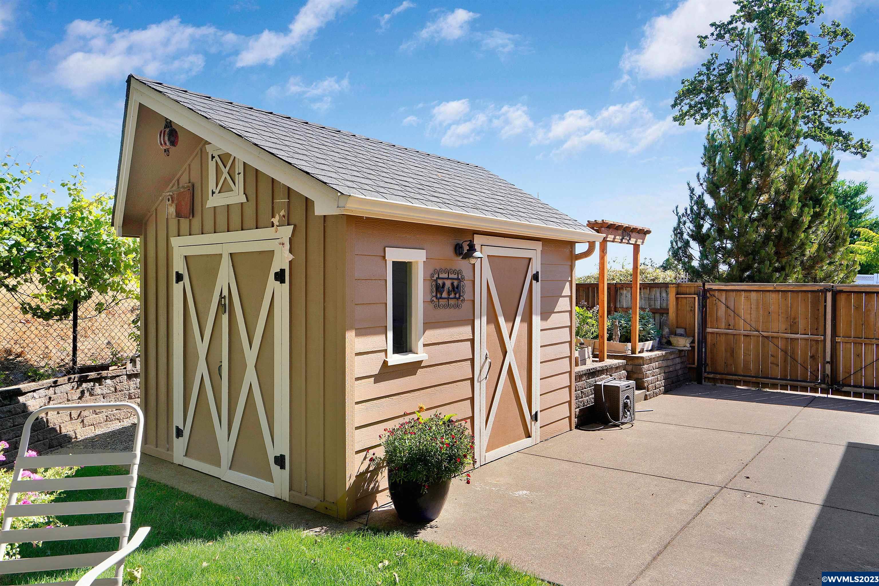 306 Northwest Reed Lane Dallas, OR 97338 - Photo 37 of 42 a view of outdoor space and garden
