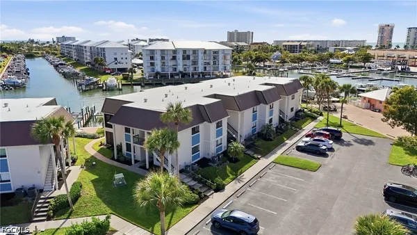 $4,250 | 200 Lenell Road, Unit 120, Fort Myers Beach, FL 33931