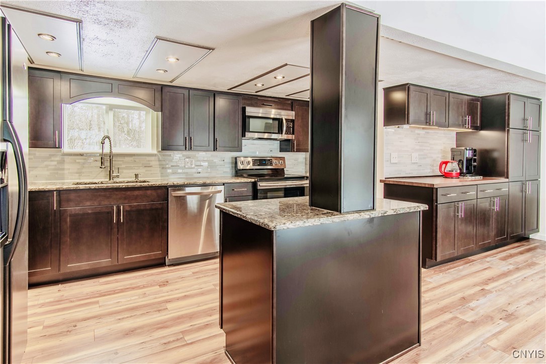 32702 Old Town Springs Road Clayton, NY 13622 - Photo 12 of 48