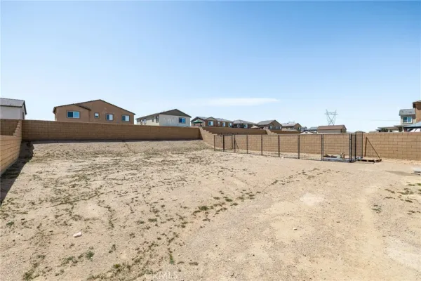 $3,200 | 12487 Sunset Road, Victorville, CA 92392