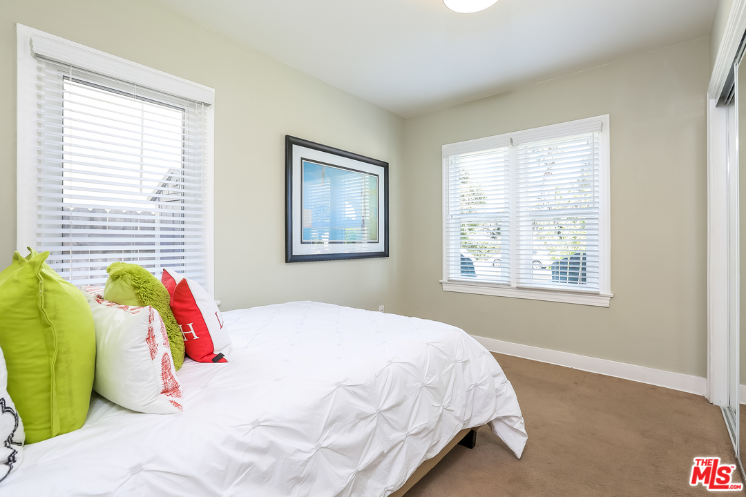 10737 Charnock Road Los Angeles, CA 90034 - Photo 13 of 28 Gallery Image 13