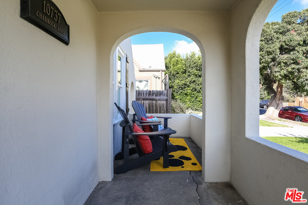 10737 Charnock Road Los Angeles, CA 90034 - Photo 22 of 28 Gallery Image 22