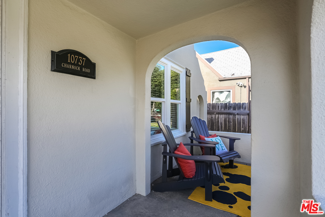 10737 Charnock Road Los Angeles, CA 90034 - Photo 23 of 28 Gallery Image 23