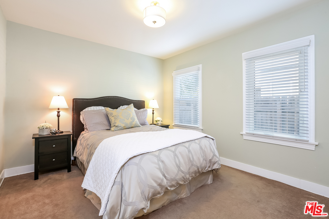 10737 Charnock Road Los Angeles, CA 90034 - Photo 9 of 28 Gallery Image 9
