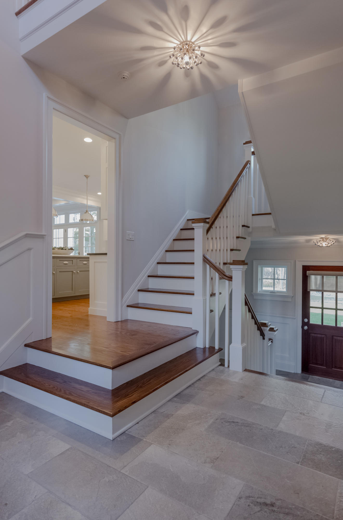 275 Middlesex Road Darien, CT 06820 - Photo 28 of 64 mudrm_into_kit_vert-