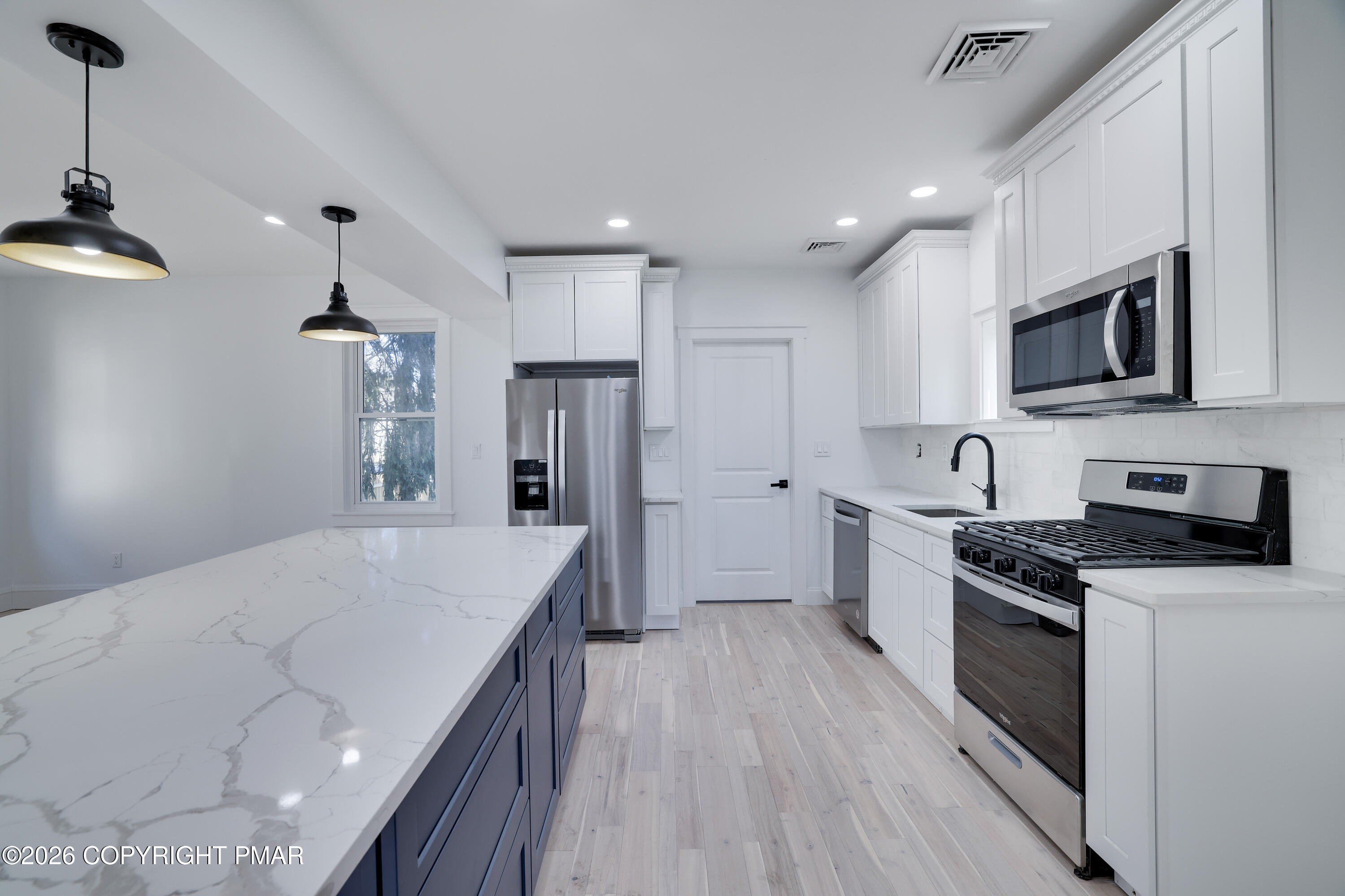 116 Lee Avenue Stroudsburg, PA 18360 - Photo 6 of 56 29-RBR52410