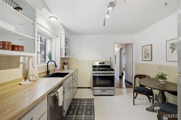 $239,900 | 6415 Blow Street, St. Louis, MO 63109