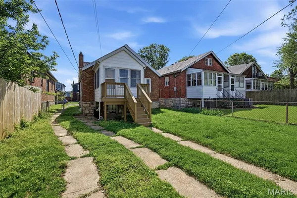 $239,900 | 6415 Blow Street, St. Louis, MO 63109