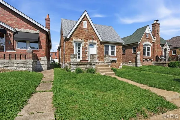 $239,900 | 6415 Blow Street, St. Louis, MO 63109