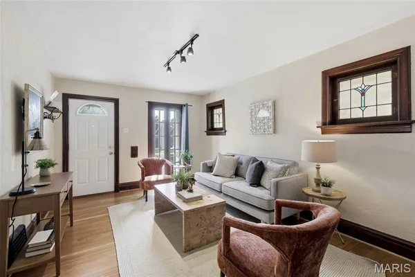 $239,900 | 6415 Blow Street, St. Louis, MO 63109
