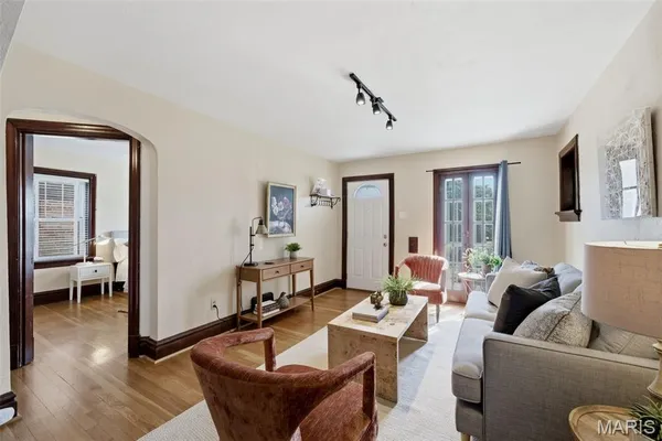 $239,900 | 6415 Blow Street, St. Louis, MO 63109