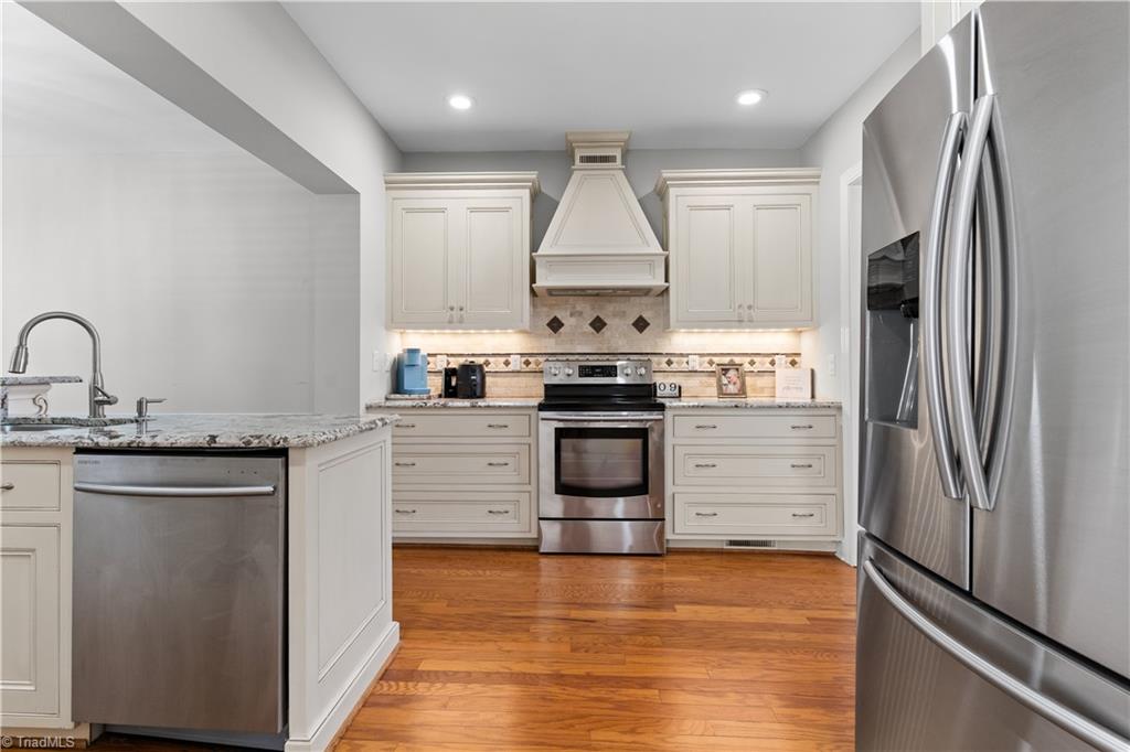 528 Country Club Road Mount Airy, NC 27030 - Photo 12 of 37