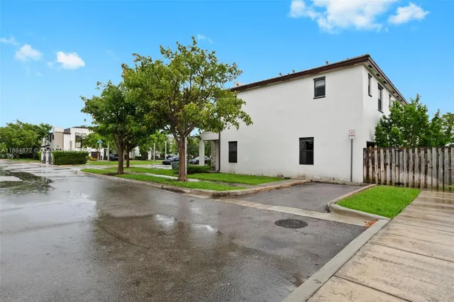 $3,000 | 20814 Northeast 5th Court, Miami, FL 33179