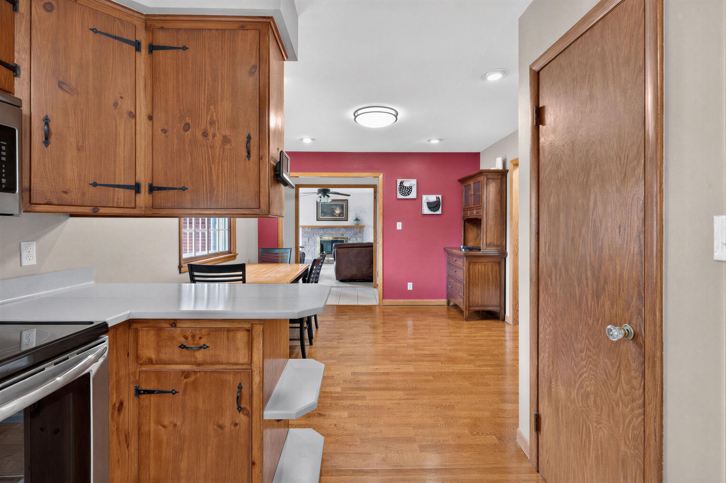 5106 Columbia Road Cedarburg, WI 53012 - Photo 10 of 42 DSC05168
