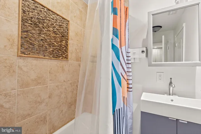 $2,700 | 431 South Robinson Street, Baltimore, MD 21224