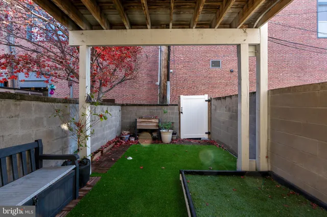 $2,700 | 431 South Robinson Street, Baltimore, MD 21224