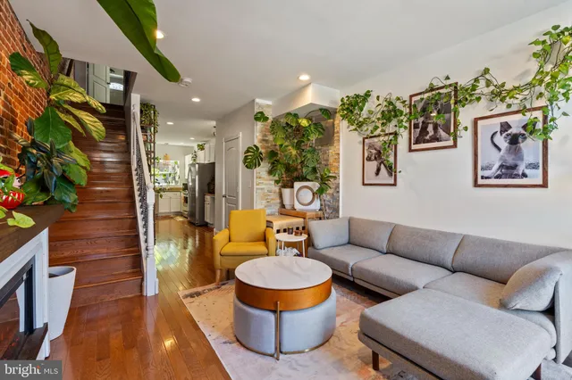 $2,700 | 431 South Robinson Street, Baltimore, MD 21224