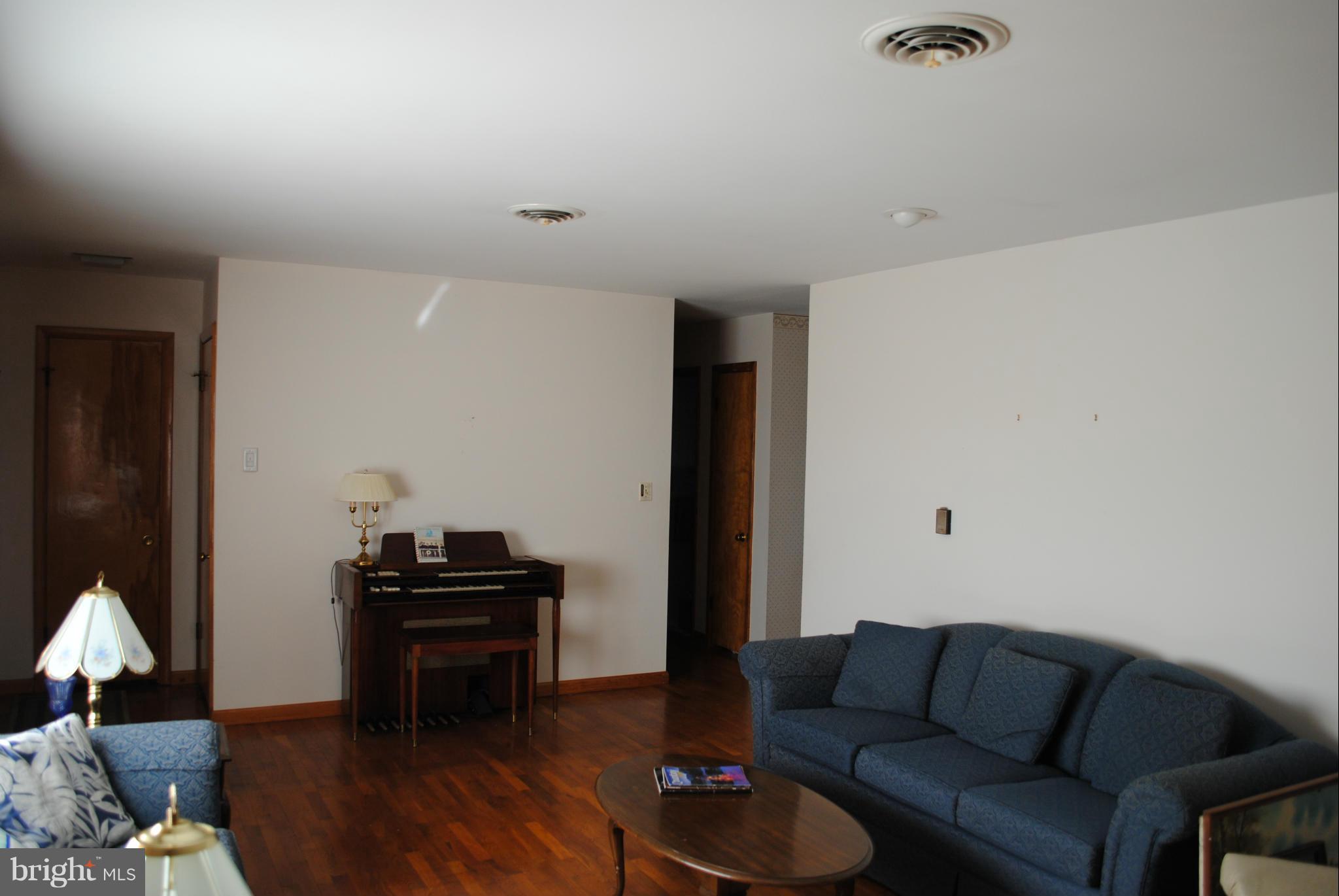 23206 Old Fairlee Road Chestertown, MD 21620 - Photo 4 of 16 Living Room