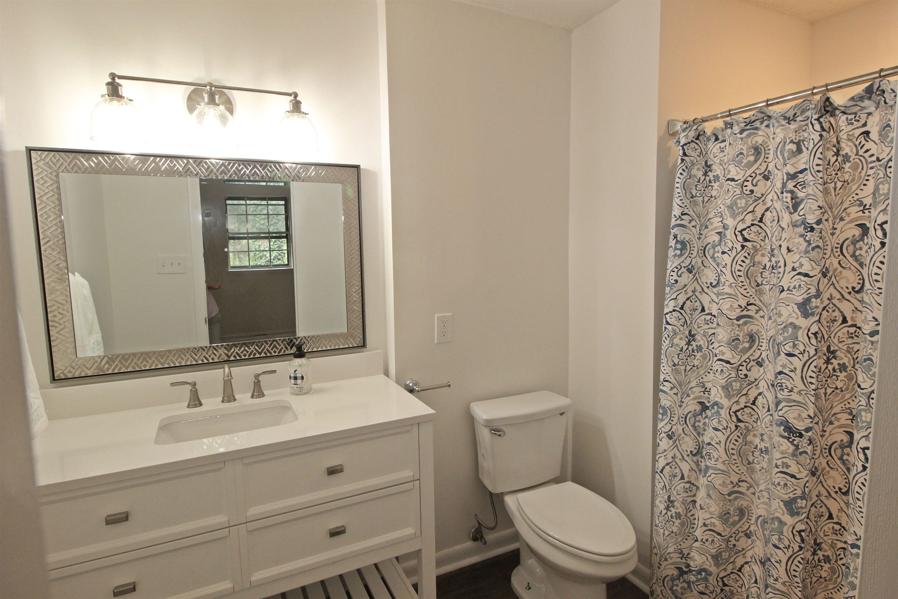 1204 Falls Church Road, Unit B Raleigh, NC 27609 - Photo 14 of 23 Photo 14