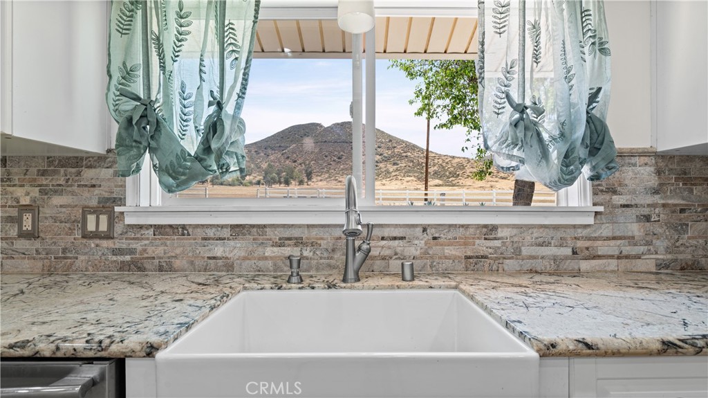 28736 Warren Road Hemet, CA 92545 - Photo 7 of 58