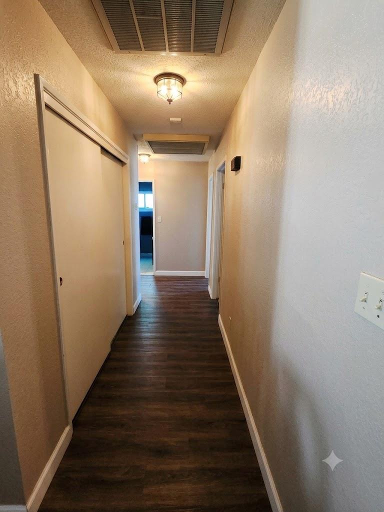 2214 Holt Avenue Sanger, CA 93657 - Photo 22 of 54 Hallway