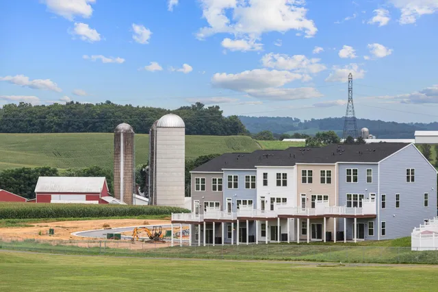 $379,000 | 203 Scarlet Maple Lane, Unit 121, Bridgewater, VA 22812