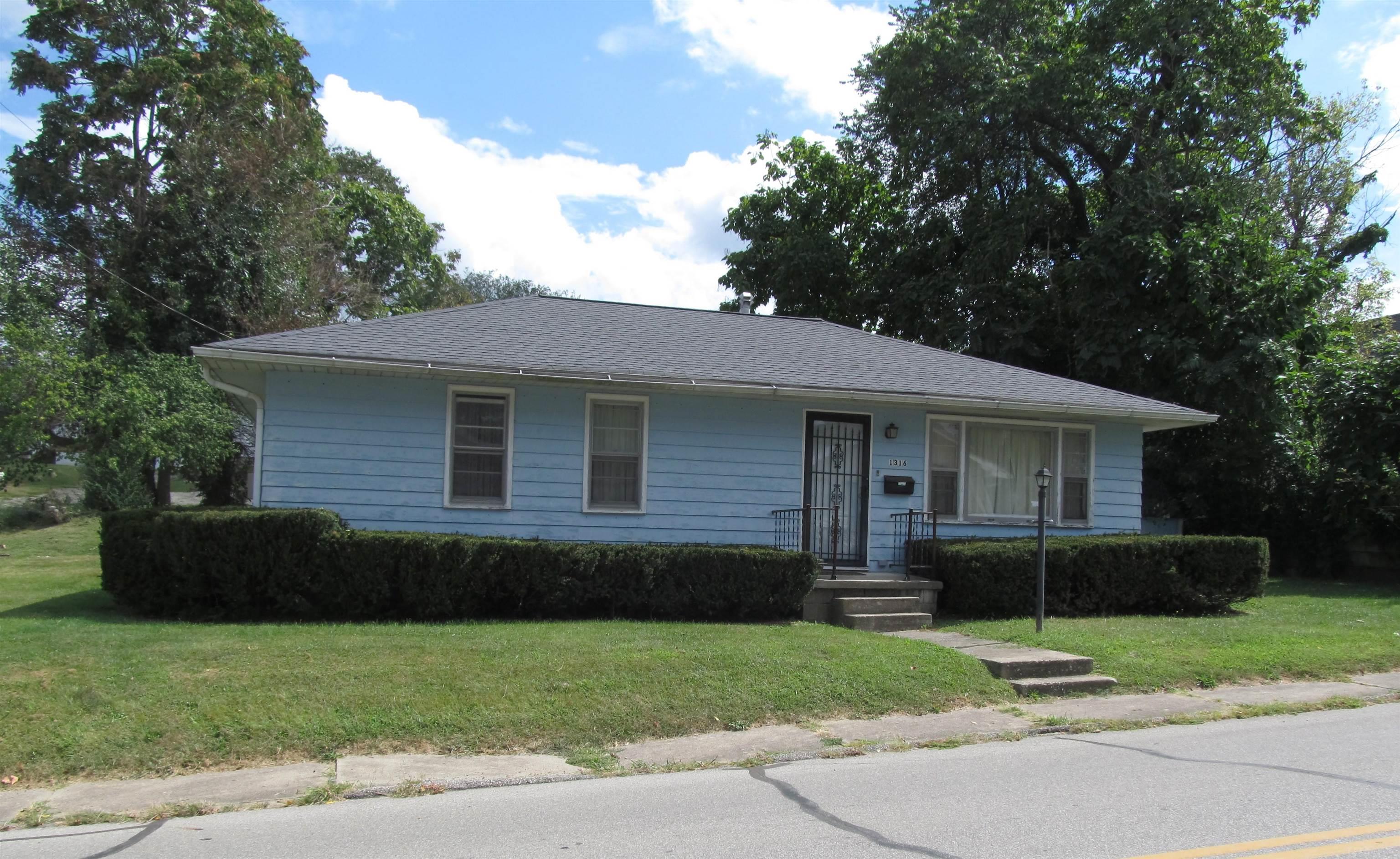 1316 R Street Bedford, IN 47421 - Photo 2 of 22