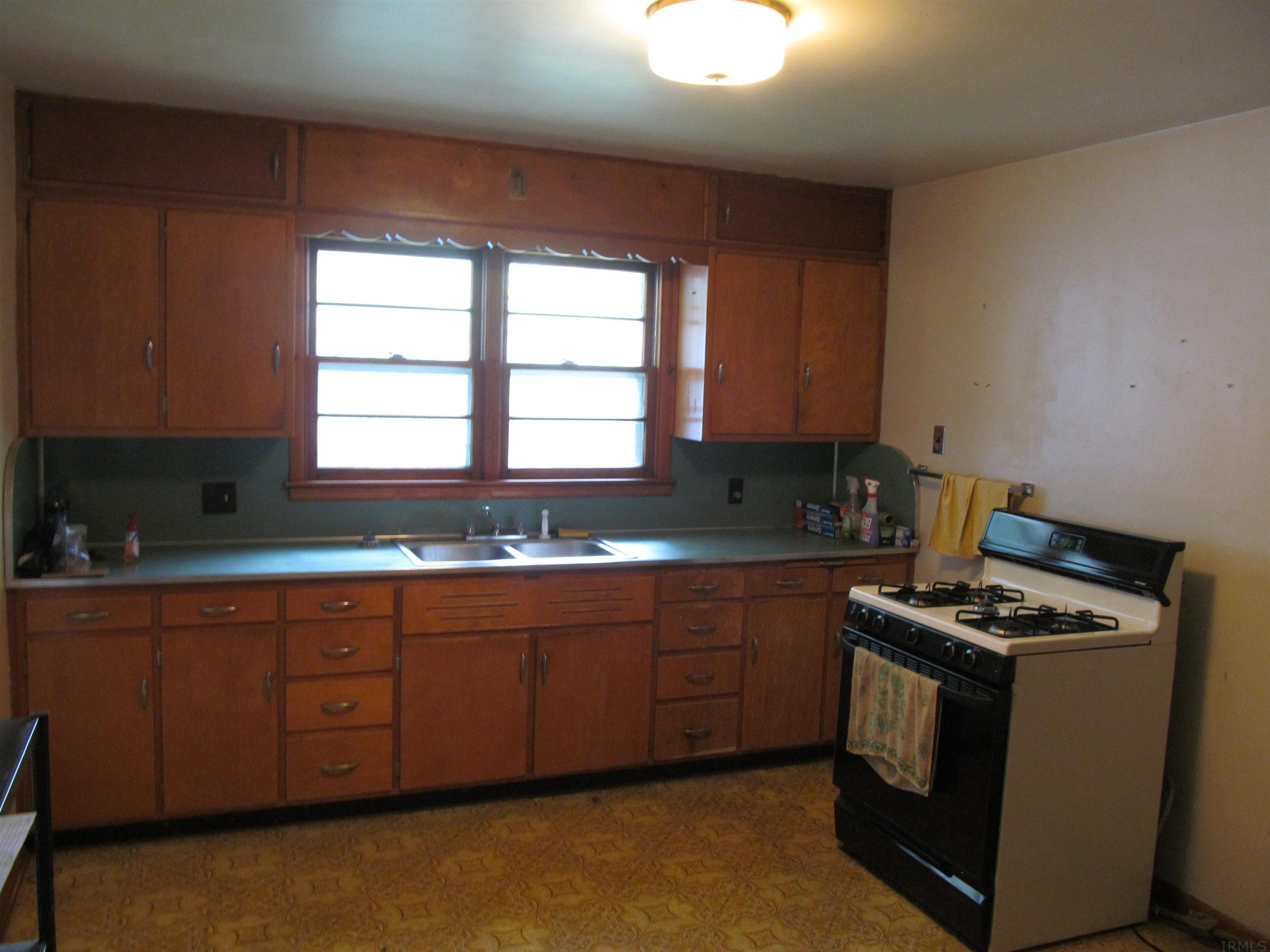 1316 R Street Bedford, IN 47421 - Photo 7 of 22