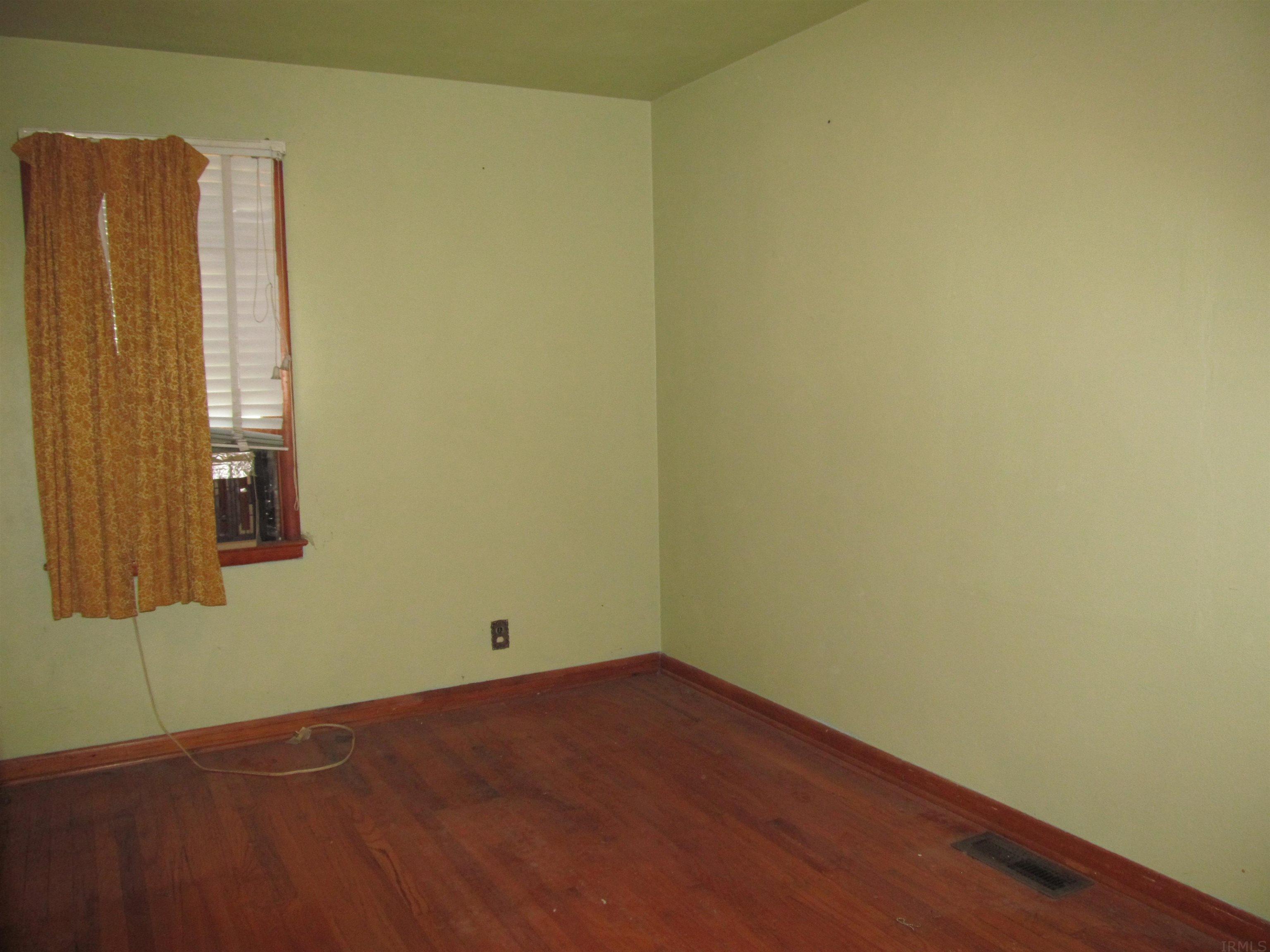 1316 R Street Bedford, IN 47421 - Photo 8 of 22