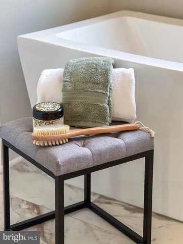 $1,395,000 | 3044 Clearview Farm Lane, Warrenton, VA 20186