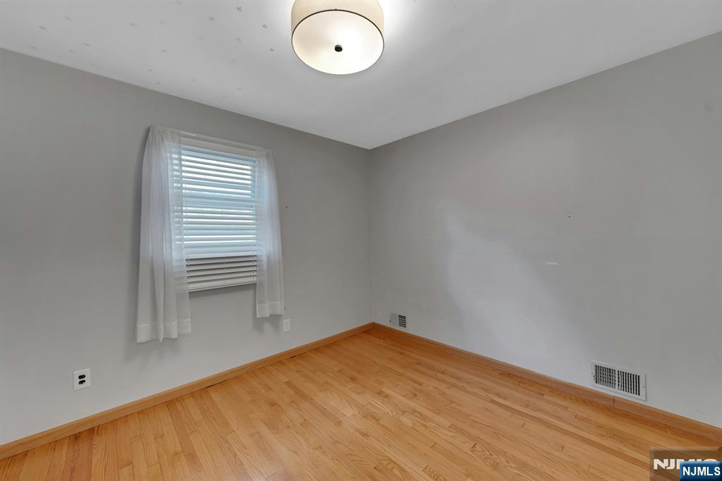 451 Chestnut Street Nutley, NJ 07110 - Photo 18 of 33