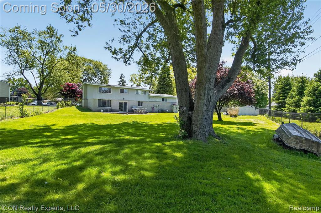 1869 Middle Trail Road Walled Lake, MI 48390 - Photo 46 of 46