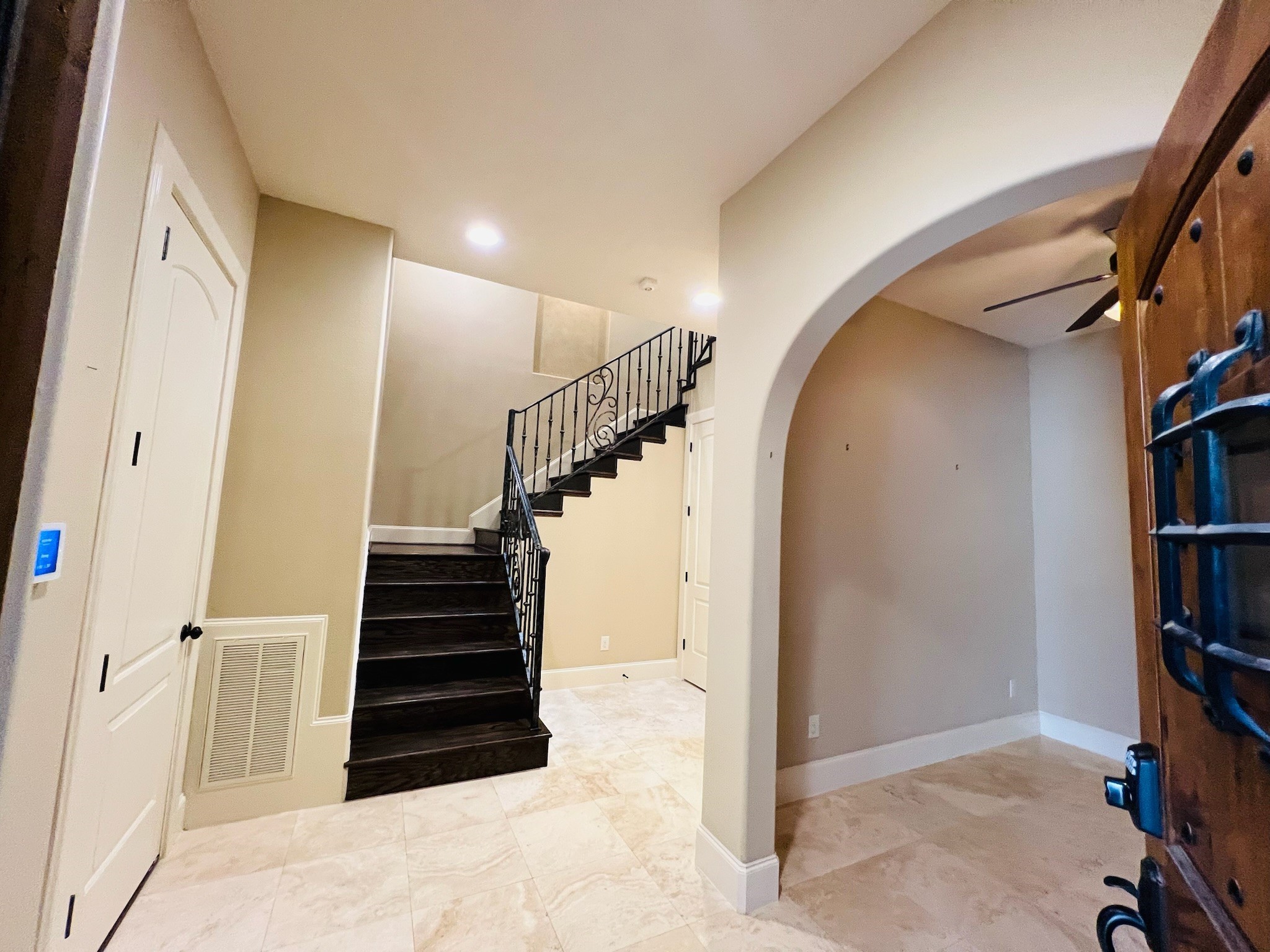 4310 Floyd Street, Unit B Houston, TX 77007 - Photo 6 of 44 a view of entryway with furniture and stairs