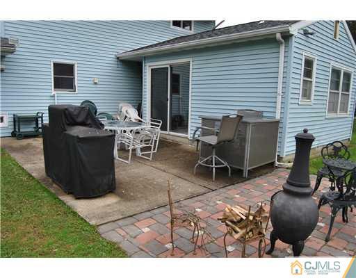 32 Emerald Road Kendall Park, NJ 08824 - Photo 13 of 15 Gallery Image 13