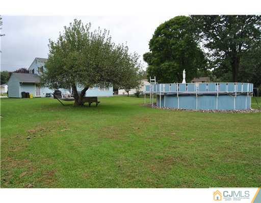 32 Emerald Road Kendall Park, NJ 08824 - Photo 14 of 15 Gallery Image 14