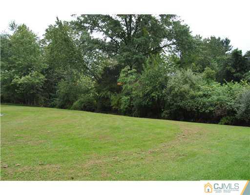 32 Emerald Road Kendall Park, NJ 08824 - Photo 15 of 15 Gallery Image 15