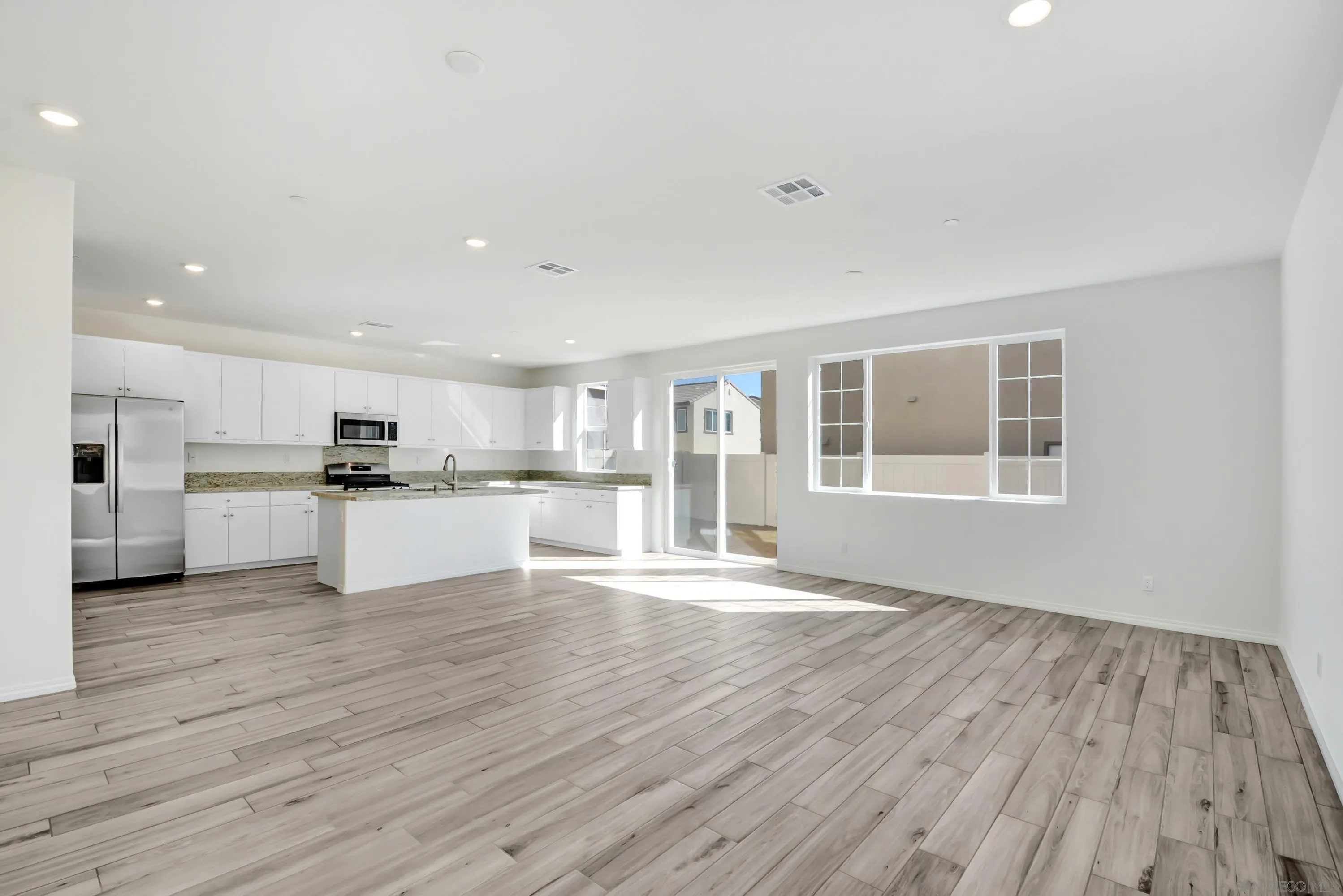 36654 Pond Turtle Road Murrieta, CA 92563 - Photo 4 of 25