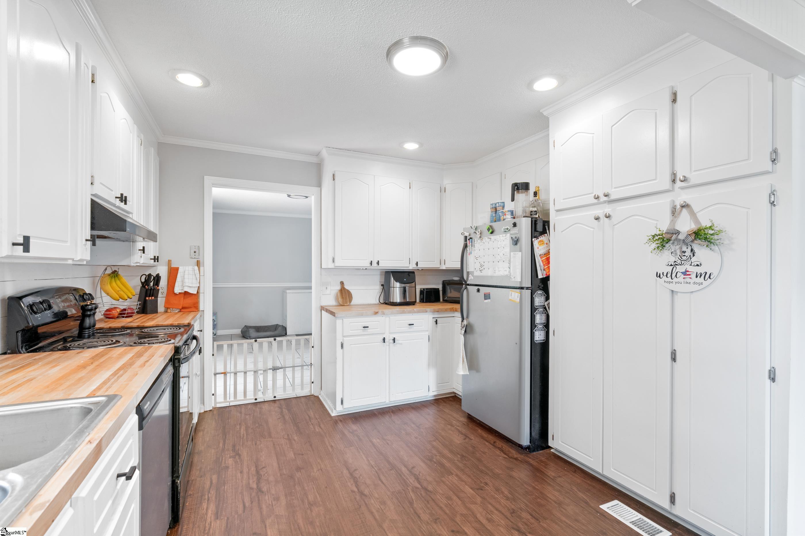110 Springdale Drive Belton, SC 29627 - Photo 9 of 28