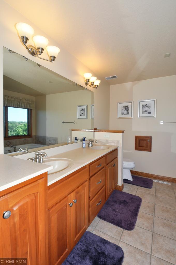 2444 Colleen Lane Northeast Rochester, MN 55906 - Photo 17 of 33