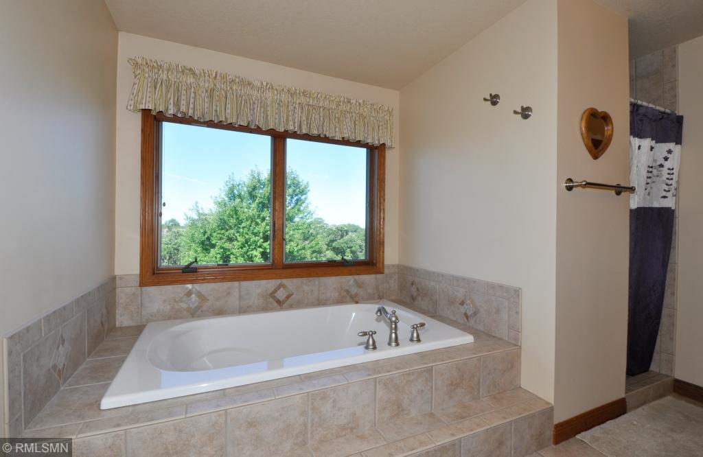 2444 Colleen Lane Northeast Rochester, MN 55906 - Photo 18 of 33