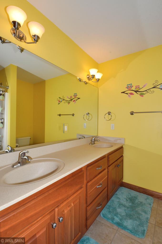 2444 Colleen Lane Northeast Rochester, MN 55906 - Photo 21 of 33