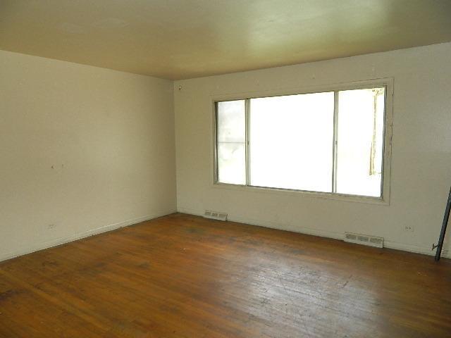 13908 South Reeves Road Robbins, IL 60472 - Photo 3 of 22 Gallery Image 3